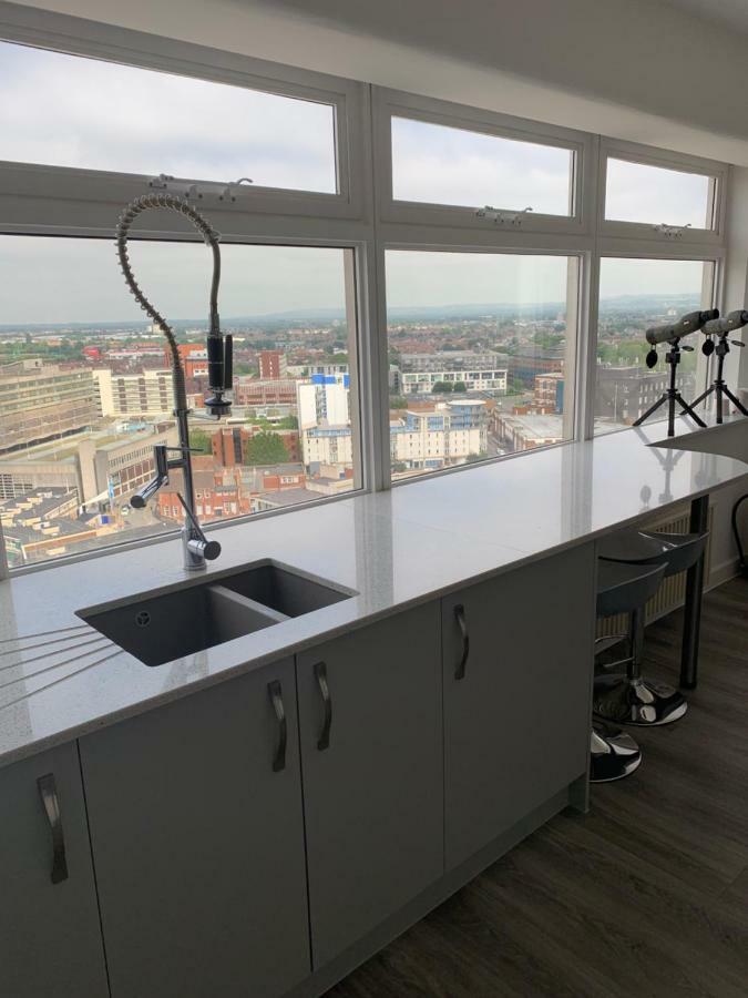 Luxury Panoramic Balcony Swindon Central المظهر الخارجي الصورة