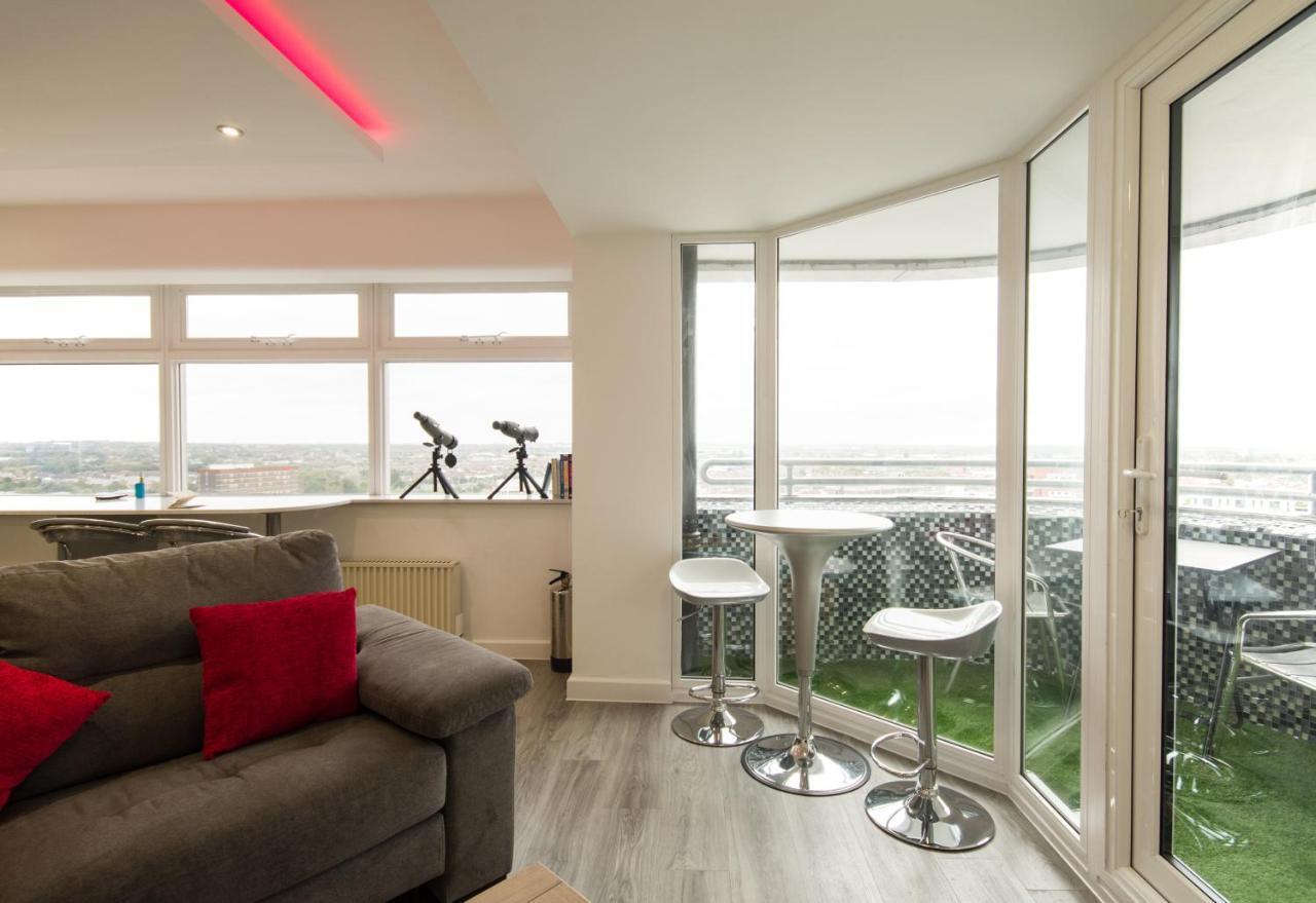 Luxury Panoramic Balcony Swindon Central المظهر الخارجي الصورة