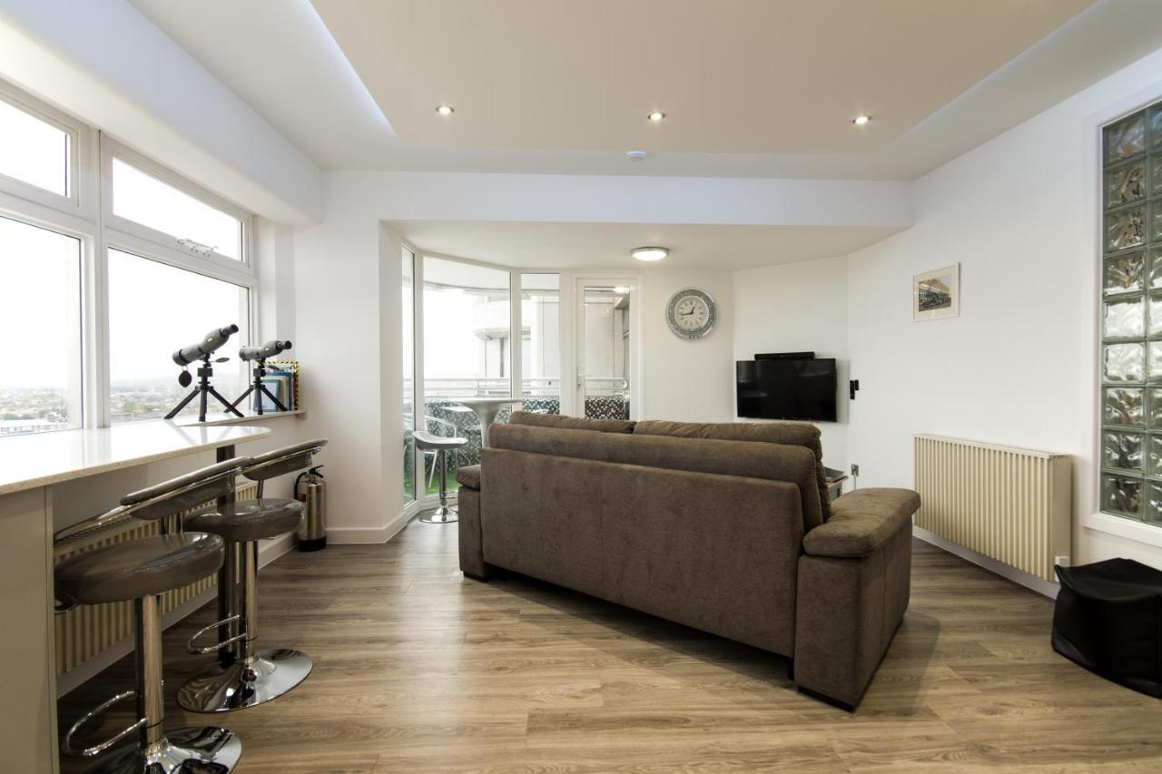 Luxury Panoramic Balcony Swindon Central المظهر الخارجي الصورة